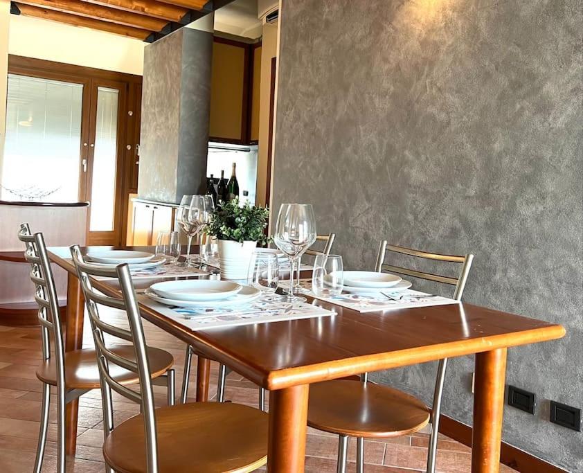 Attico In Piazza Matteotti Apartamento Desenzano del Garda Exterior foto