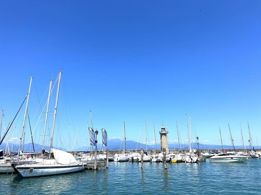Attico In Piazza Matteotti Apartamento Desenzano del Garda Exterior foto