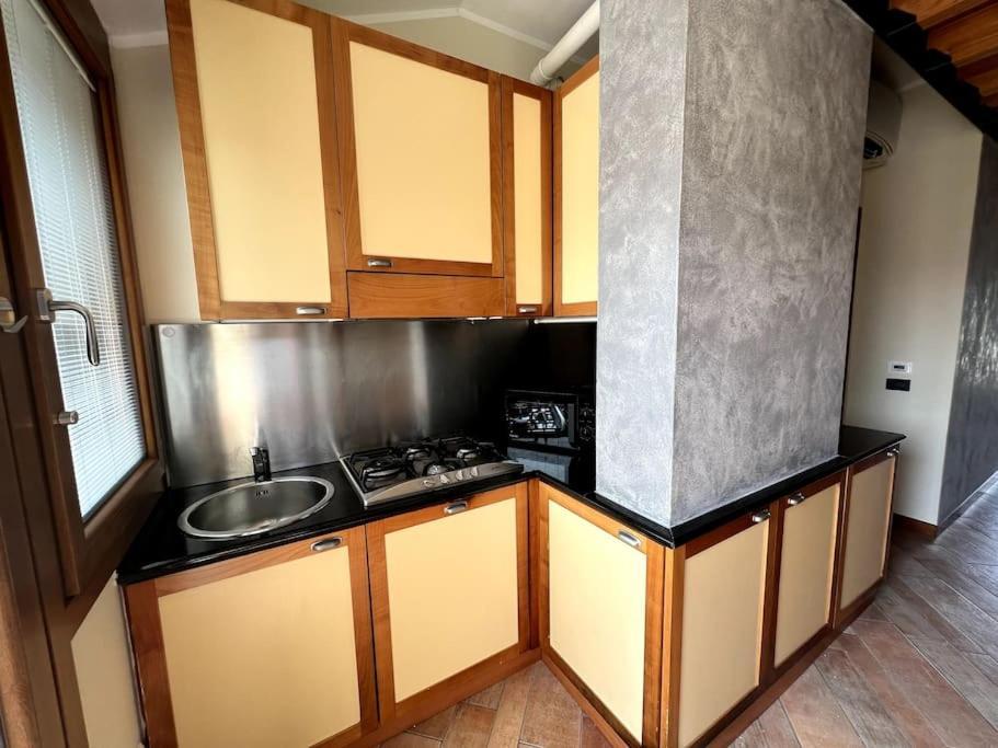 Attico In Piazza Matteotti Apartamento Desenzano del Garda Exterior foto