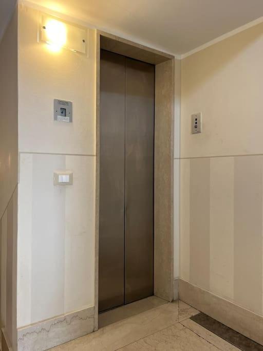 Attico In Piazza Matteotti Apartamento Desenzano del Garda Exterior foto