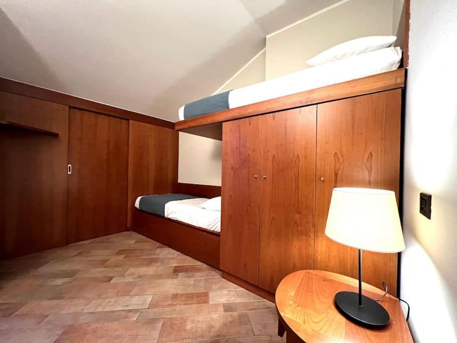 Attico In Piazza Matteotti Apartamento Desenzano del Garda Exterior foto