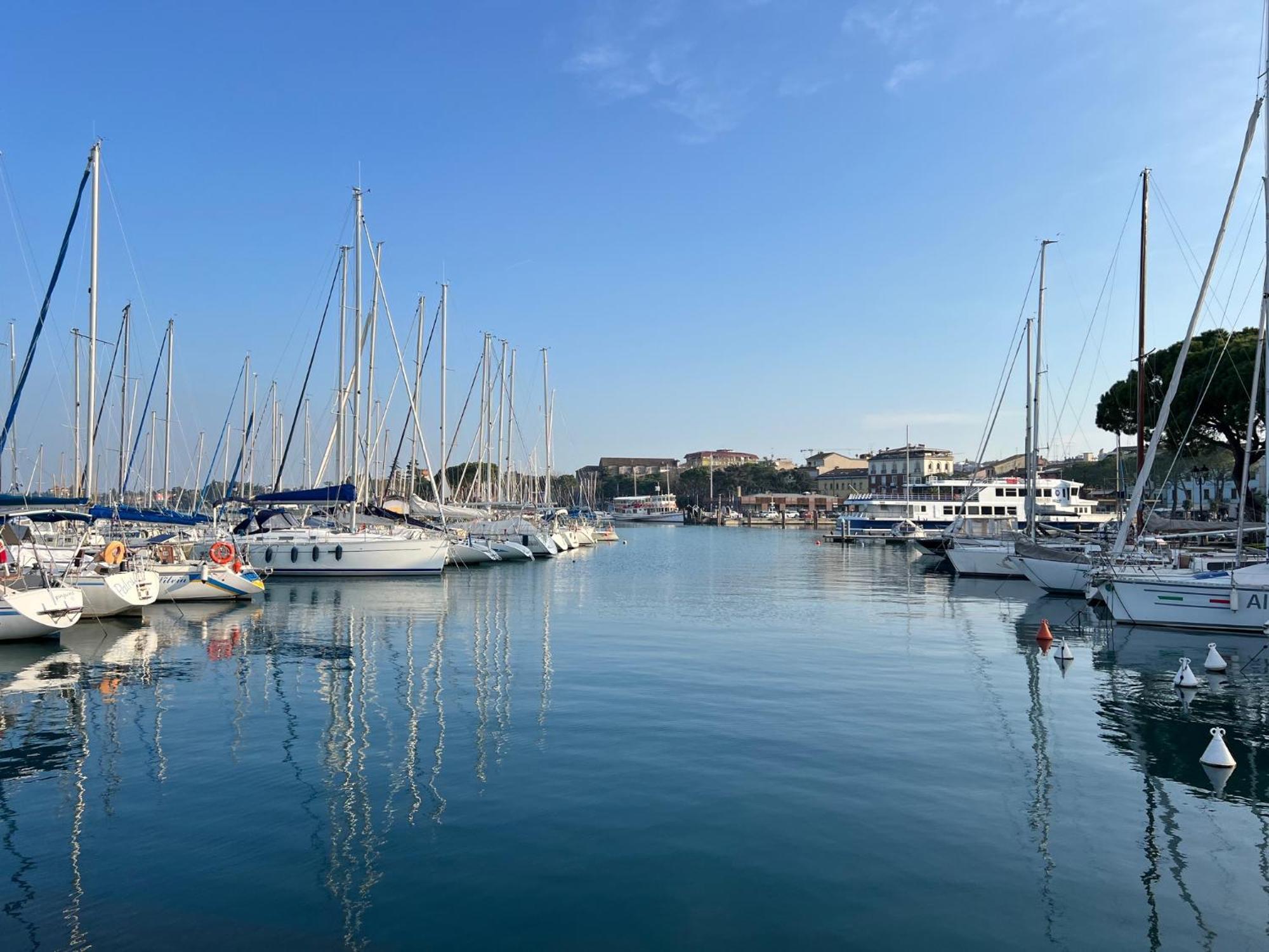 Attico In Piazza Matteotti Apartamento Desenzano del Garda Exterior foto